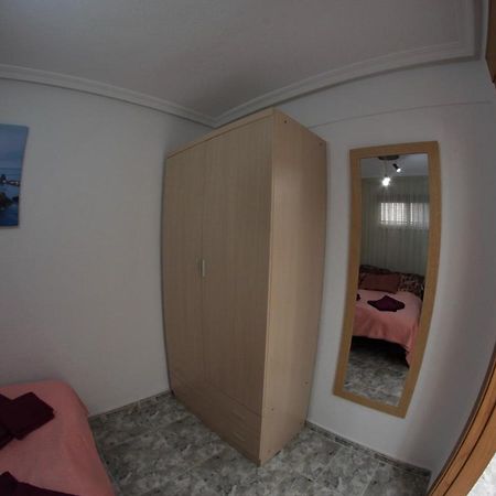 בנידורם Cozy Apartment Just 8 Min Walk From The Beach! מראה חיצוני תמונה