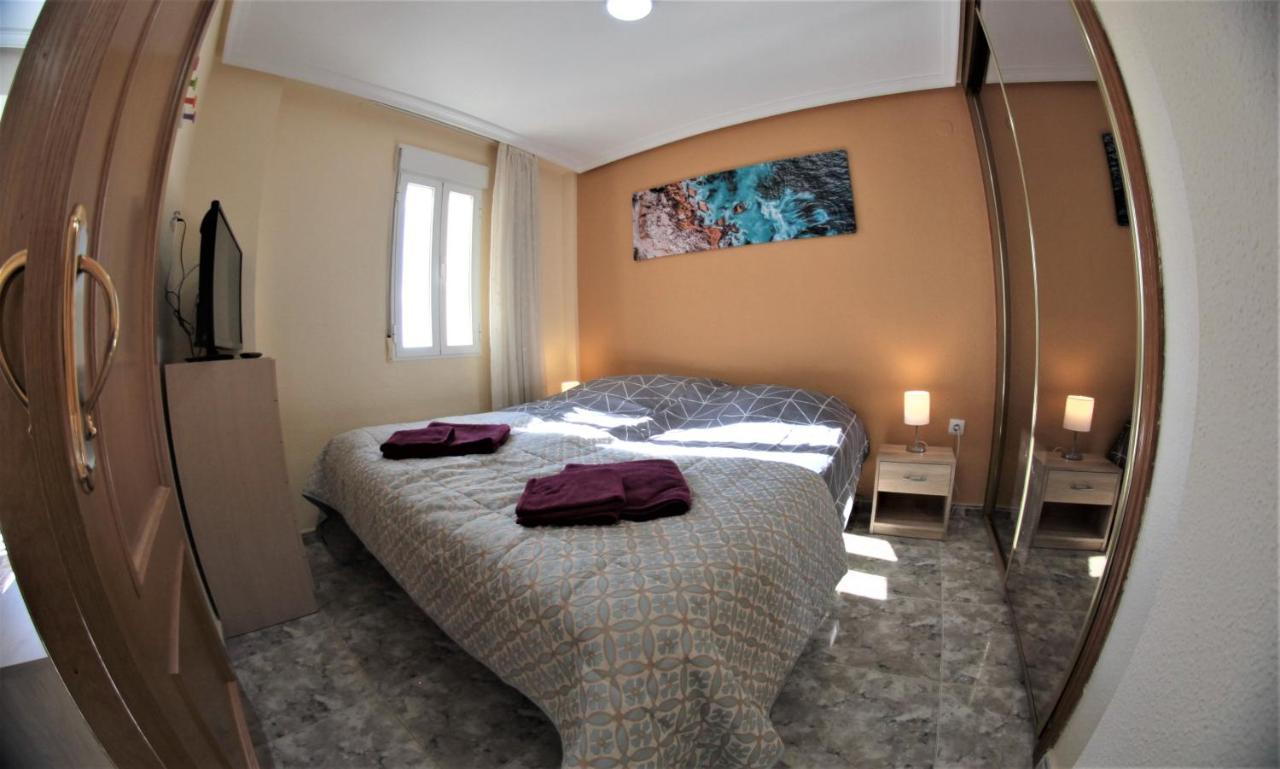 בנידורם Cozy Apartment Just 8 Min Walk From The Beach! מראה חיצוני תמונה