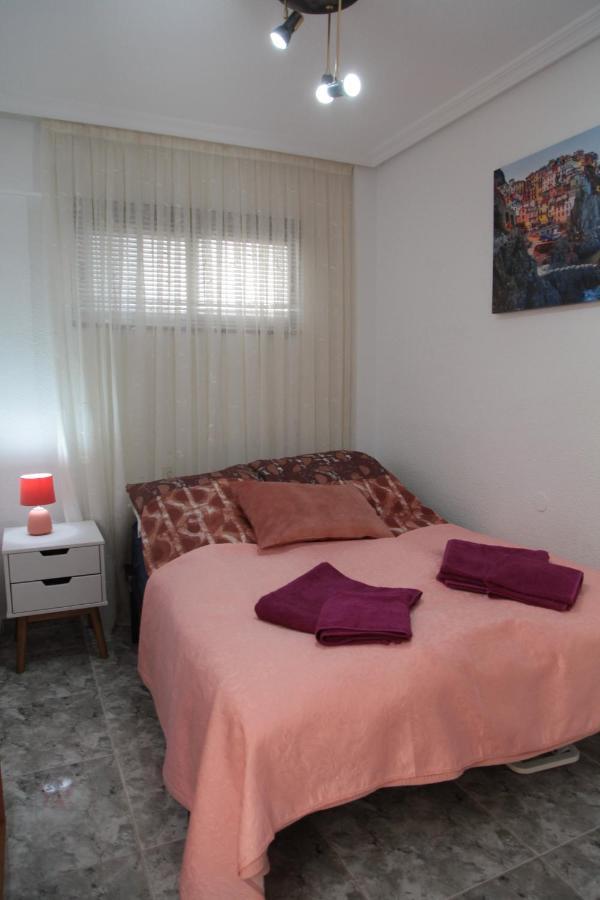 בנידורם Cozy Apartment Just 8 Min Walk From The Beach! מראה חיצוני תמונה