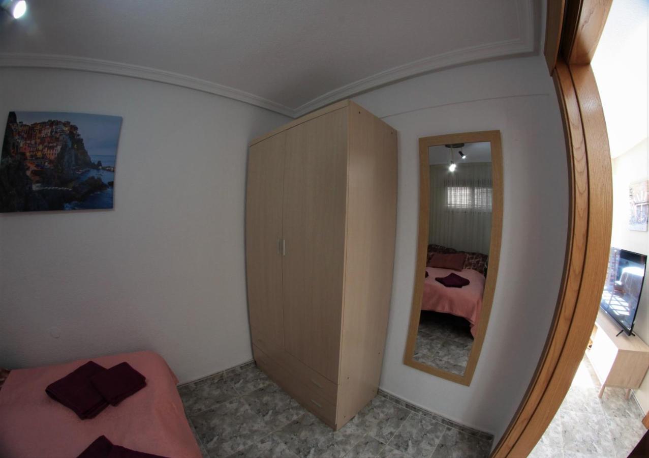 בנידורם Cozy Apartment Just 8 Min Walk From The Beach! מראה חיצוני תמונה
