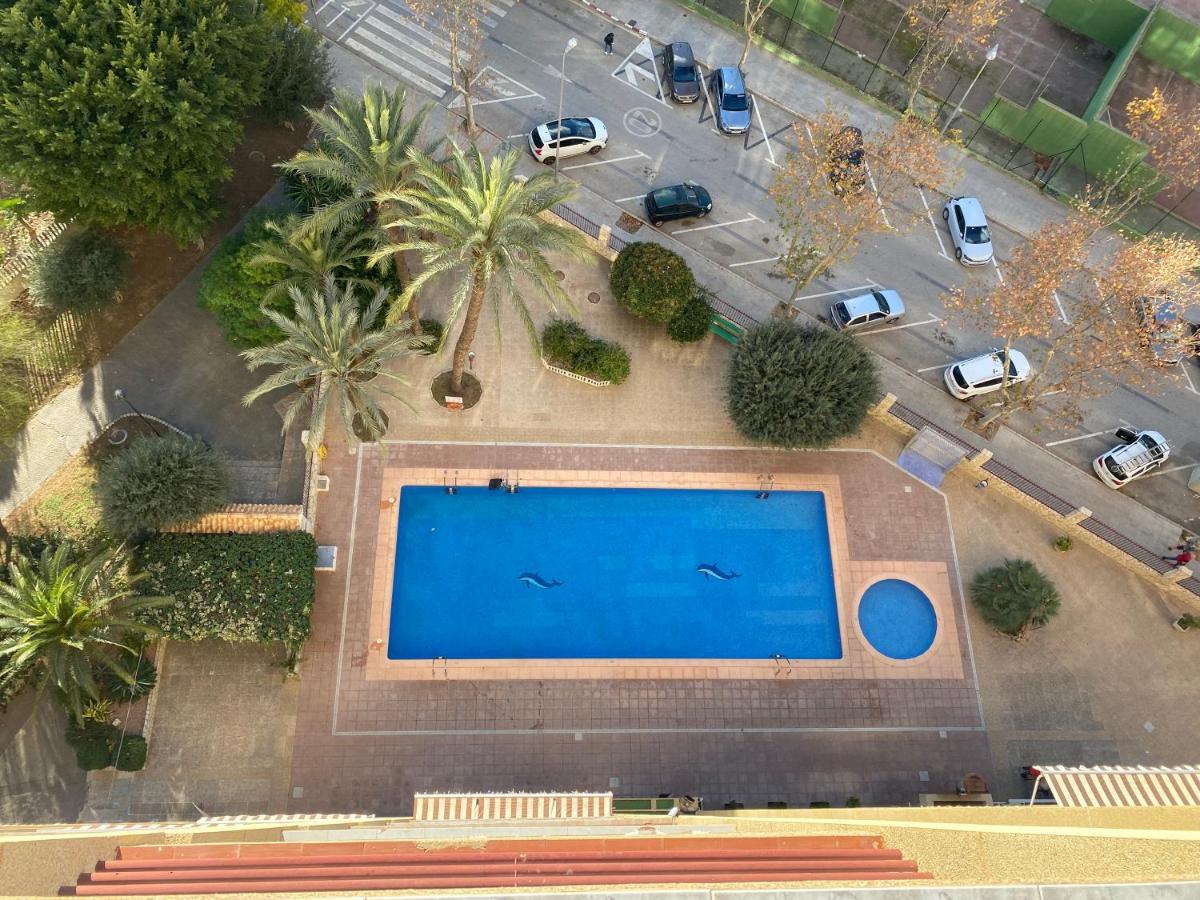 בנידורם Cozy Apartment Just 8 Min Walk From The Beach! מראה חיצוני תמונה